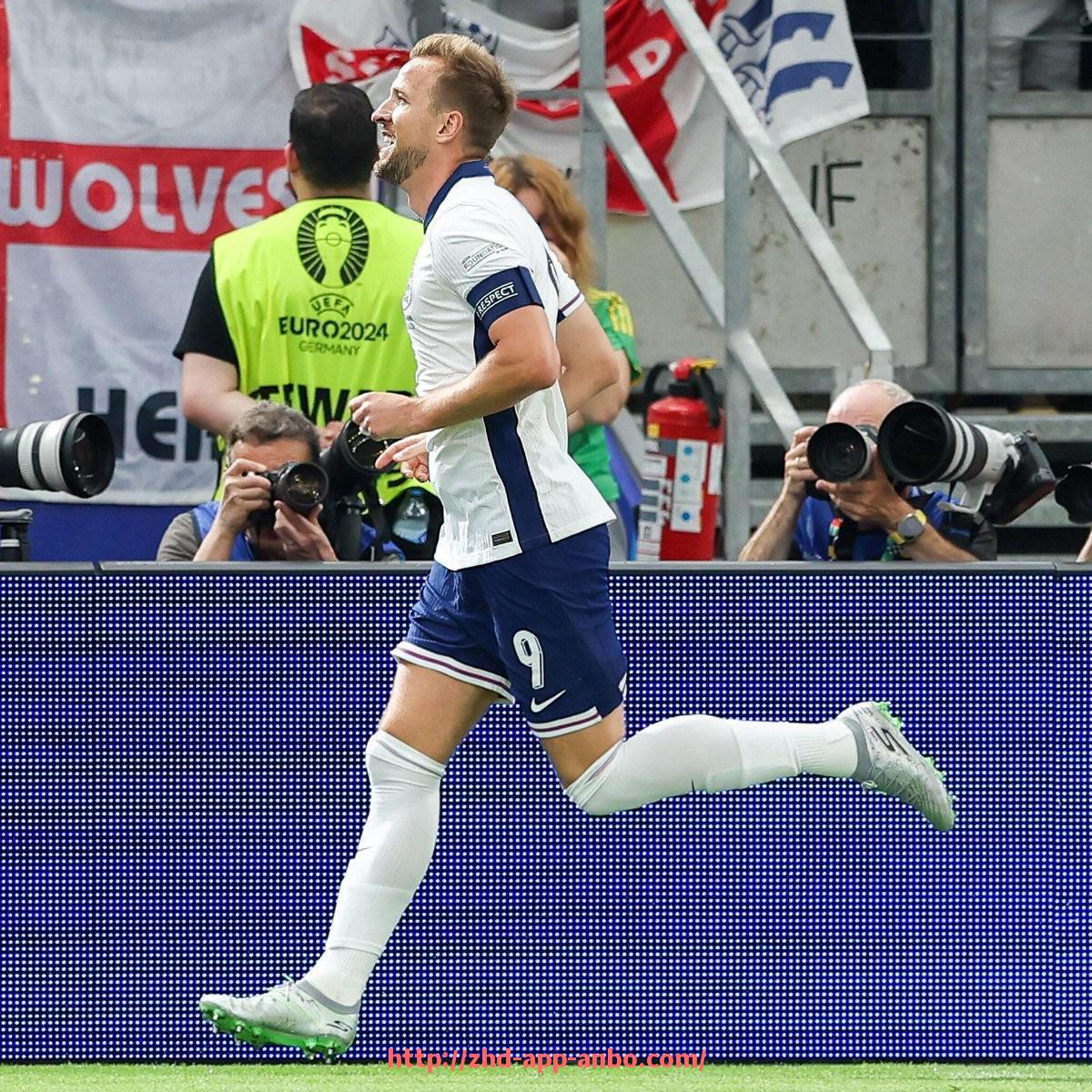 安博体育app下载-赛程回顾与数据盘点:2018西甲联赛的十大经典瞬间